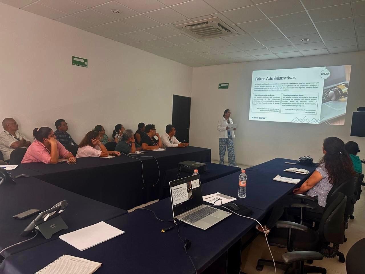 Fotografía 3 de la Plática “Faltas Administrativas” impartida en Veracruz el 8 de mayo de 2026