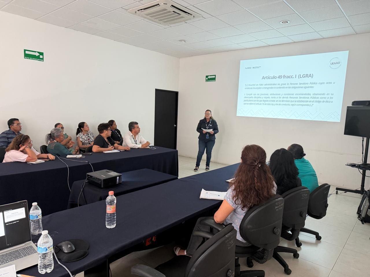 Fotografía 4 de la Plática “Faltas Administrativas” impartida en Veracruz el 8 de mayo de 2026
